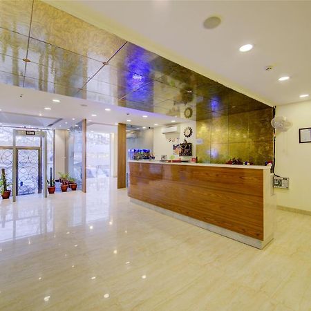 Hotel D'Capitol - Delhi Airport New Delhi Exterior photo