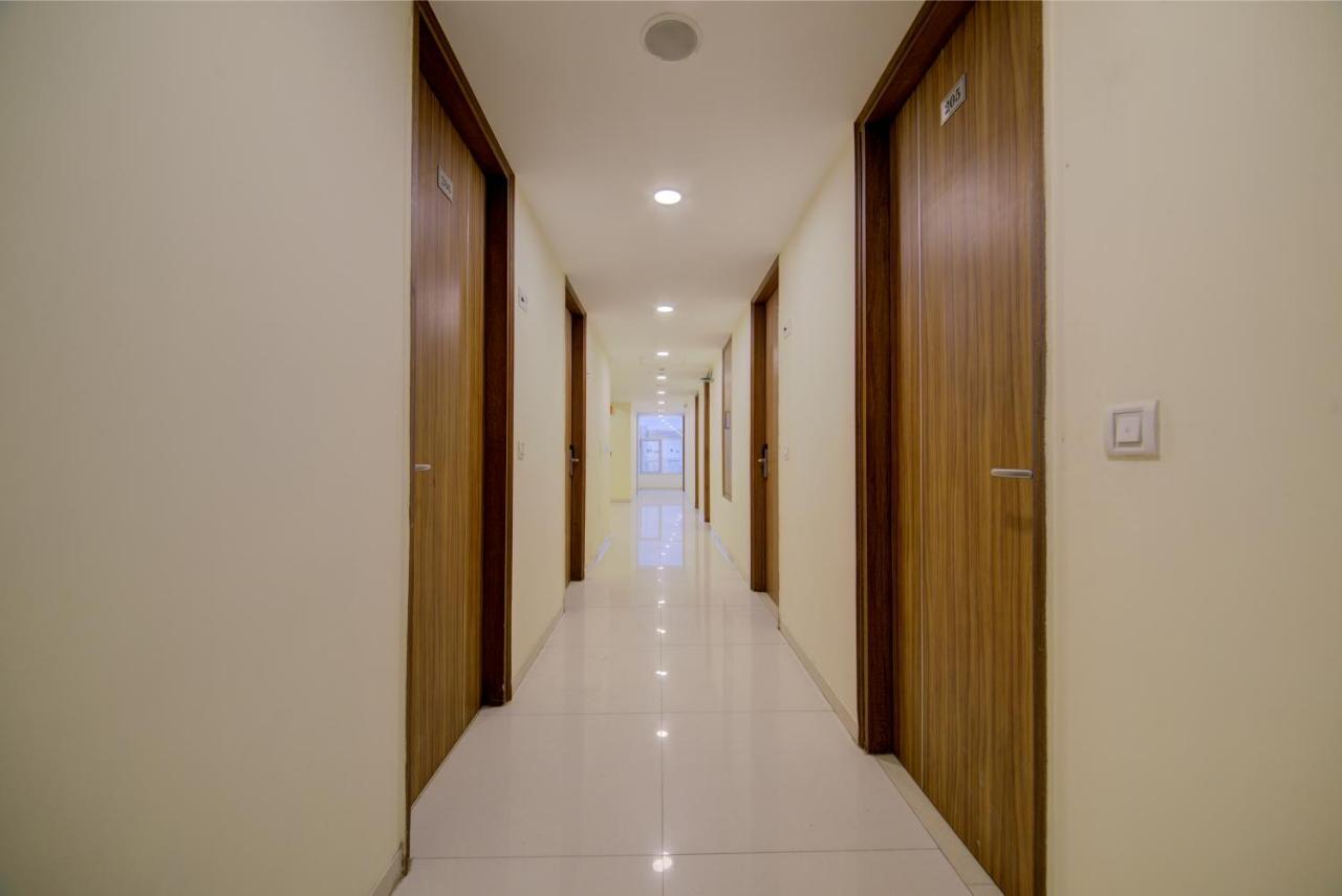 Hotel D'Capitol - Delhi Airport New Delhi Exterior photo