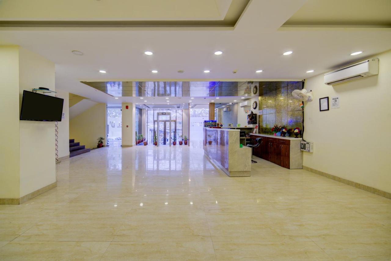 Hotel D'Capitol - Delhi Airport New Delhi Exterior photo