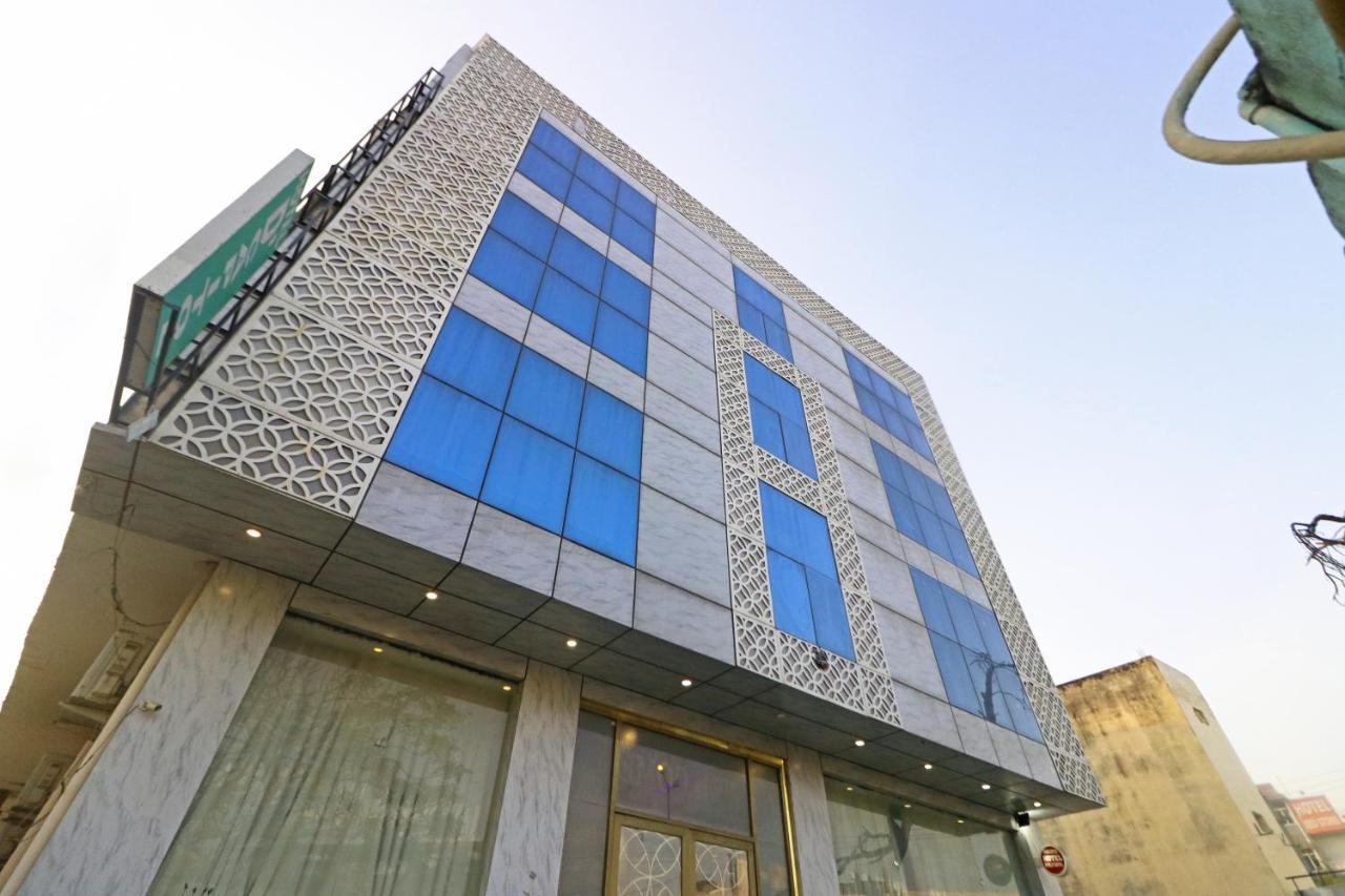 Hotel D'Capitol - Delhi Airport New Delhi Exterior photo