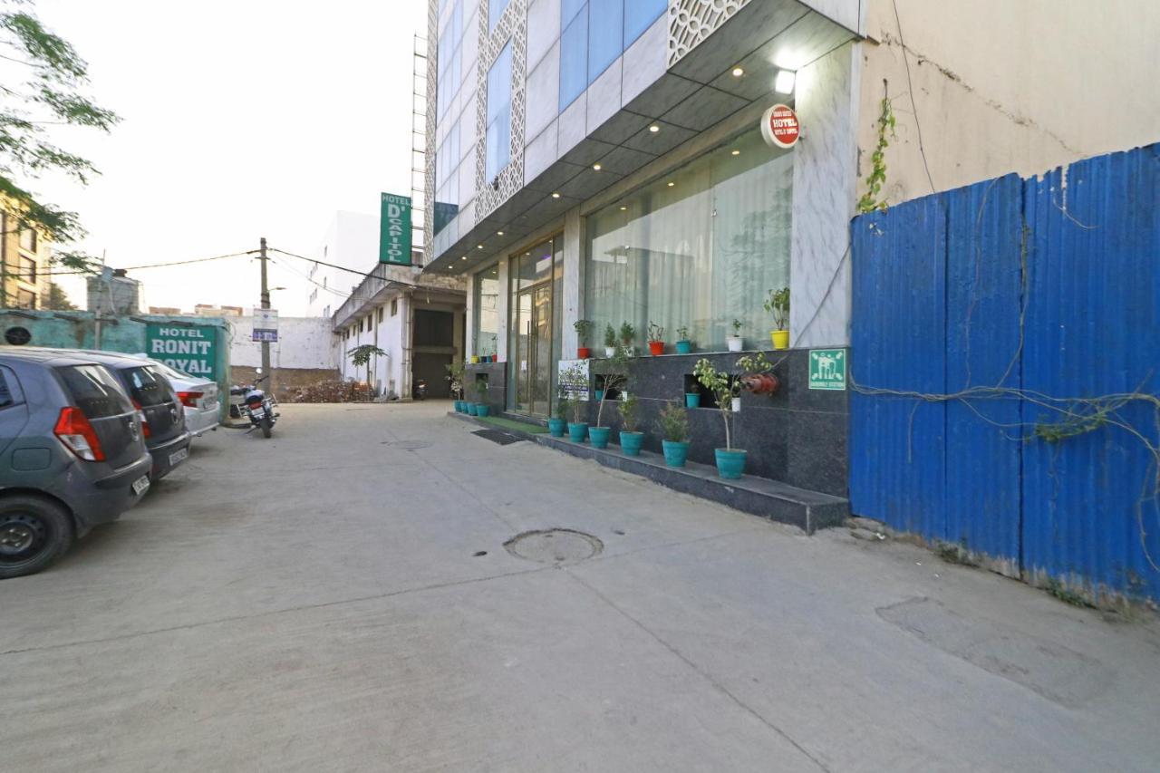 Hotel D'Capitol - Delhi Airport New Delhi Exterior photo