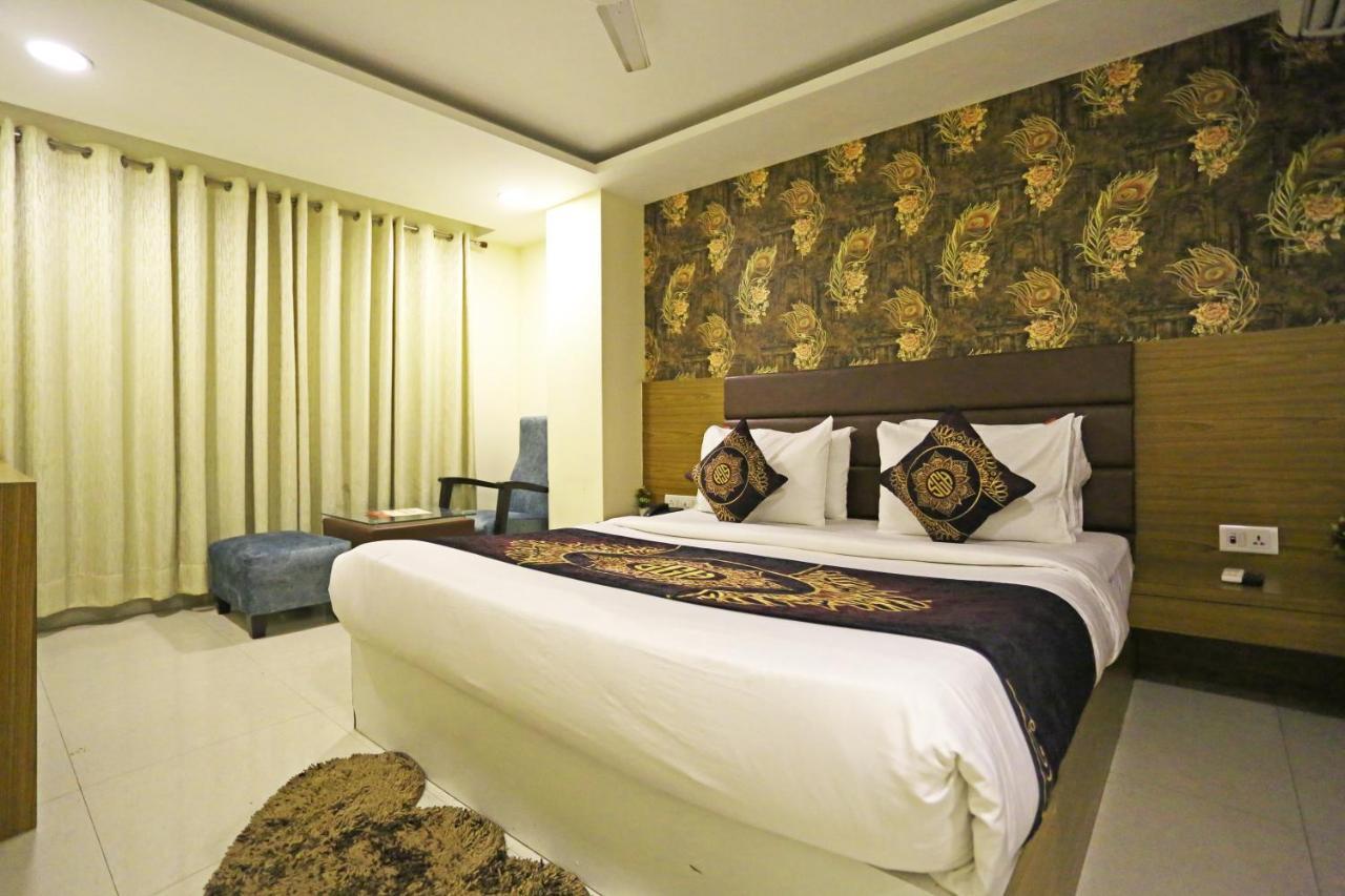 Hotel D'Capitol - Delhi Airport New Delhi Exterior photo