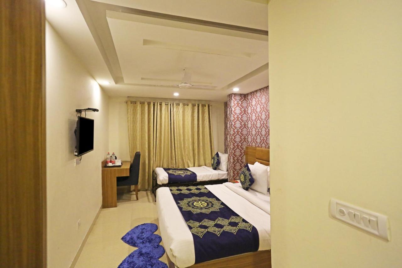 Hotel D'Capitol - Delhi Airport New Delhi Exterior photo