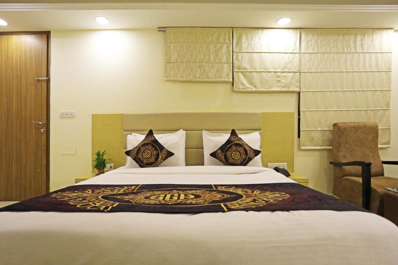 Hotel D'Capitol - Delhi Airport New Delhi Exterior photo