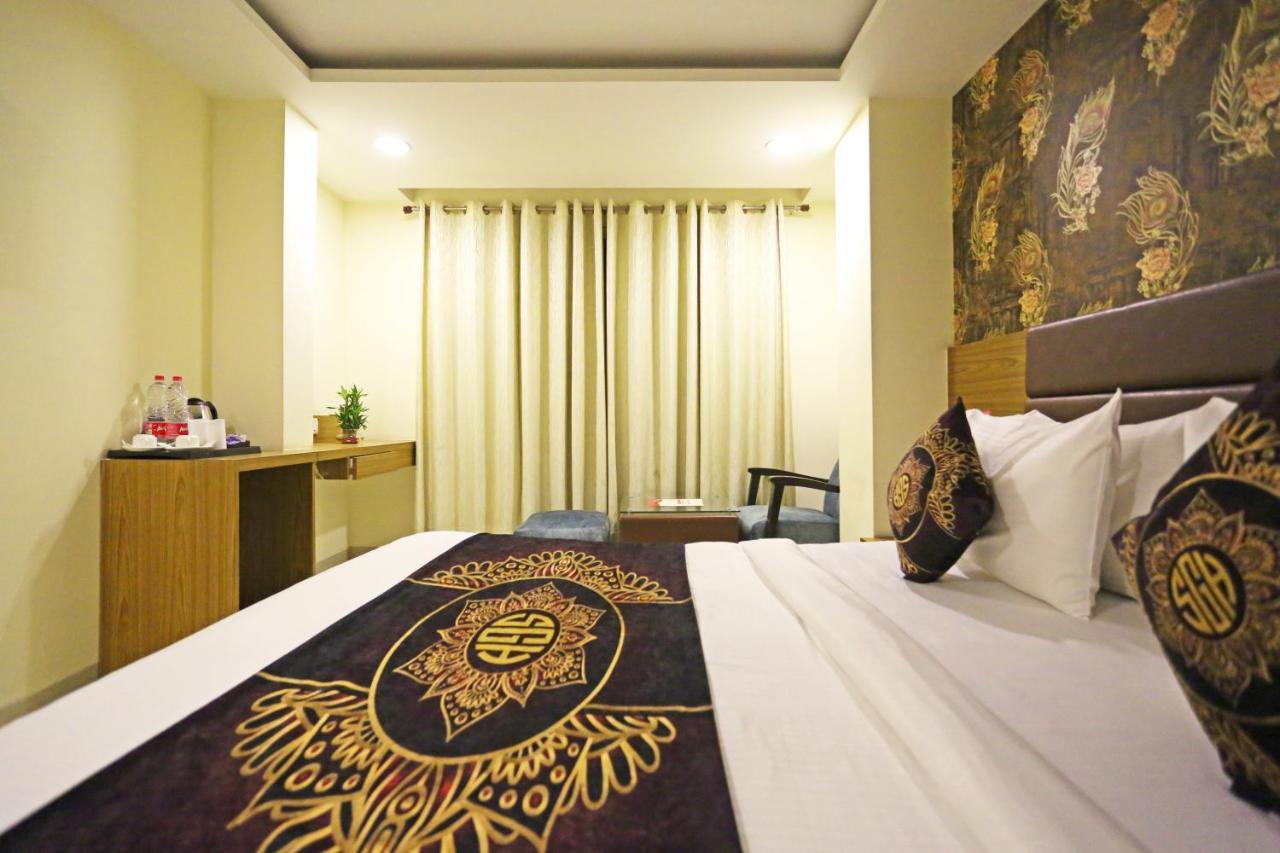 Hotel D'Capitol - Delhi Airport New Delhi Exterior photo