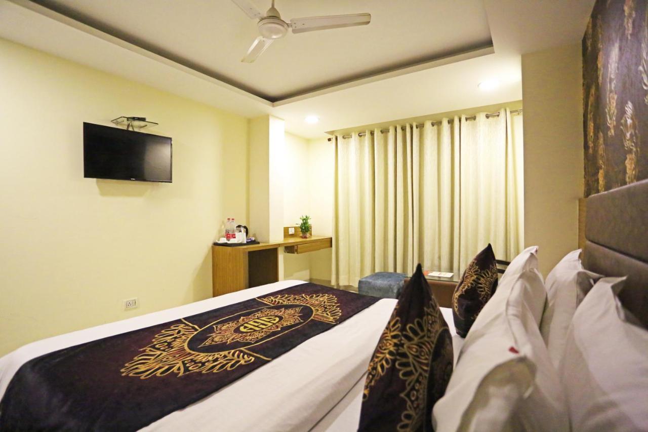 Hotel D'Capitol - Delhi Airport New Delhi Exterior photo