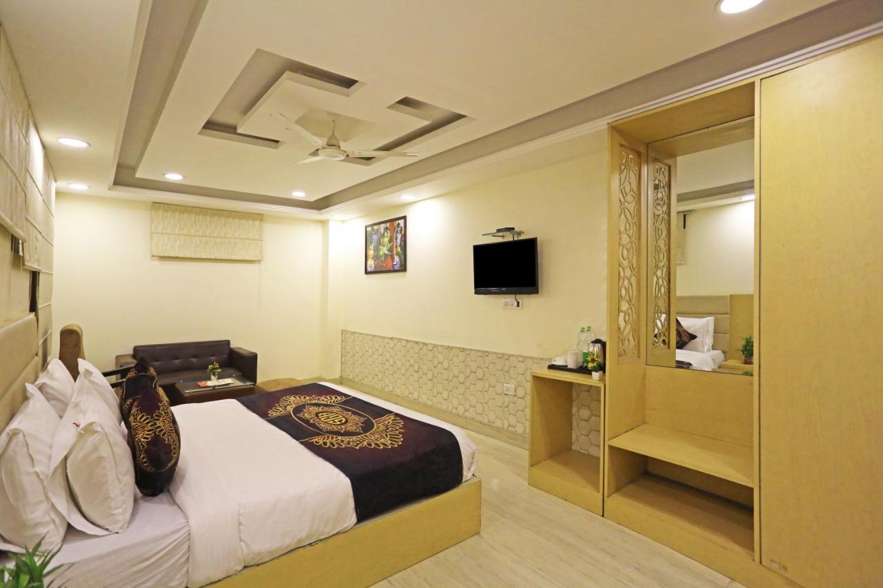 Hotel D'Capitol - Delhi Airport New Delhi Exterior photo