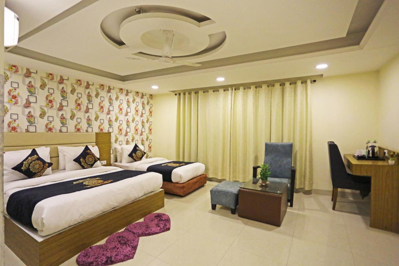 Hotel D'Capitol - Delhi Airport New Delhi Exterior photo