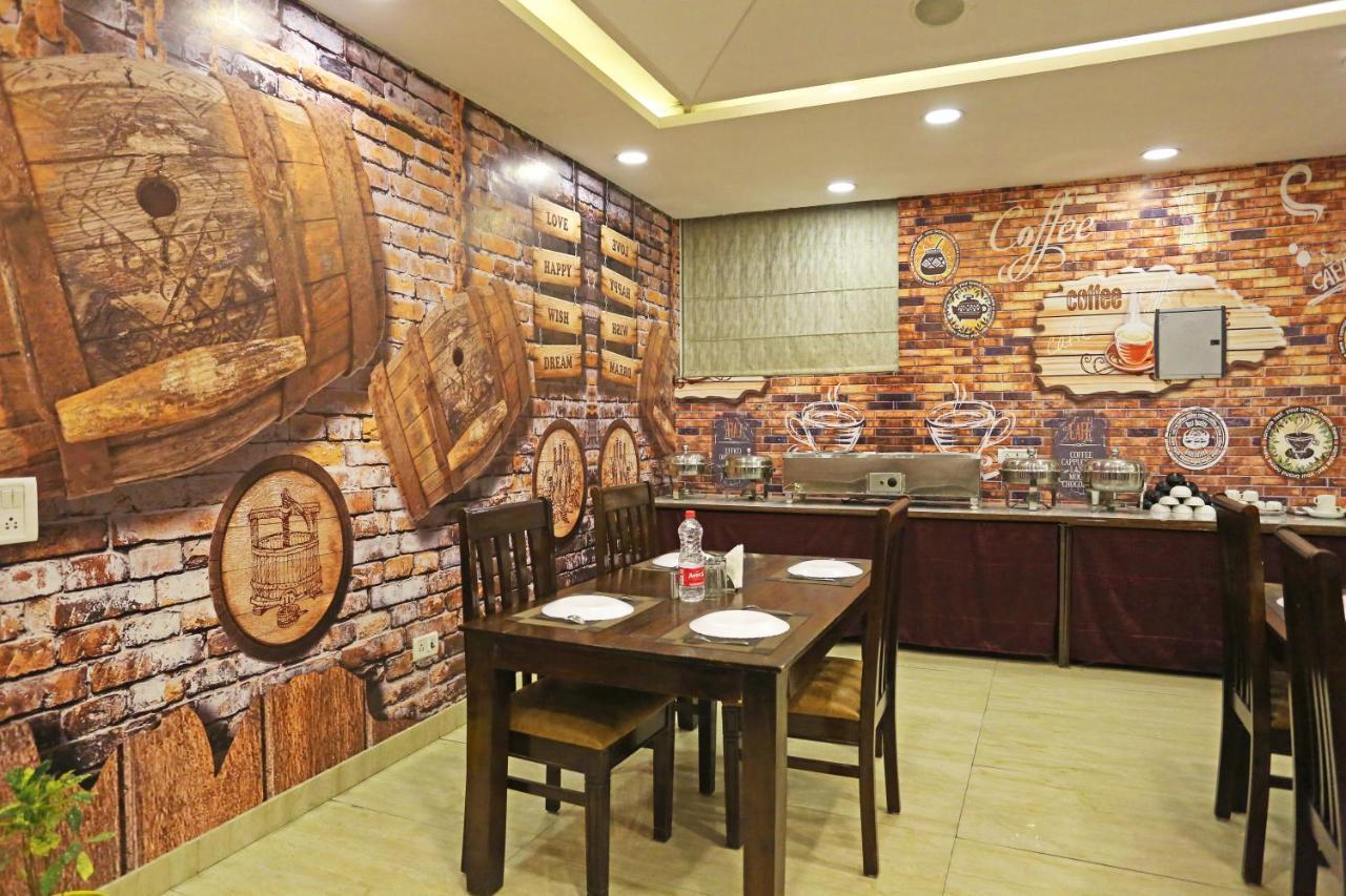 Hotel D'Capitol - Delhi Airport New Delhi Exterior photo